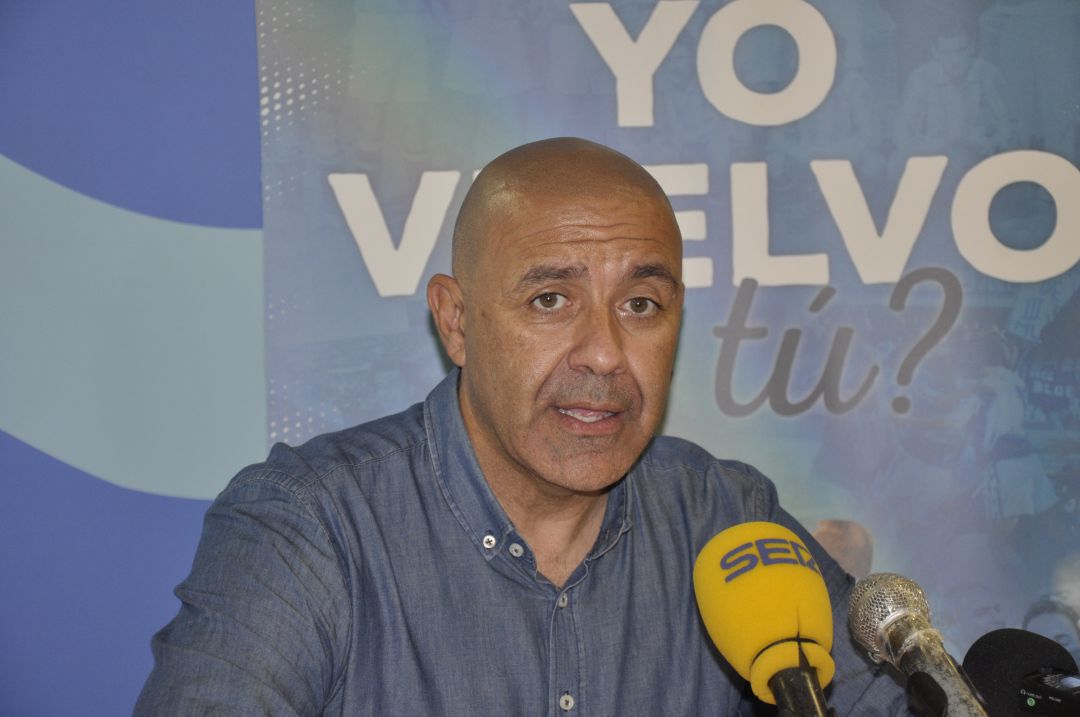 Paco Peña en la rueda de prensa de Chapín Paco Peña en la rueda de prensa de Chapín