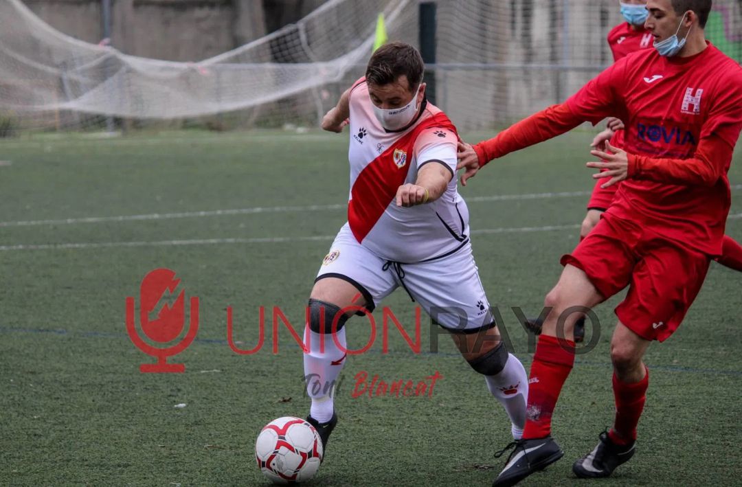 Dimitri Koltsov durante el primer partido de la historia del Rayo Vallecano C (Foto vía: @UnionRayo) Dimitri Koltsov durante el primer partido de la historia del Rayo Vallecano C (Foto vía: @UnionRayo)