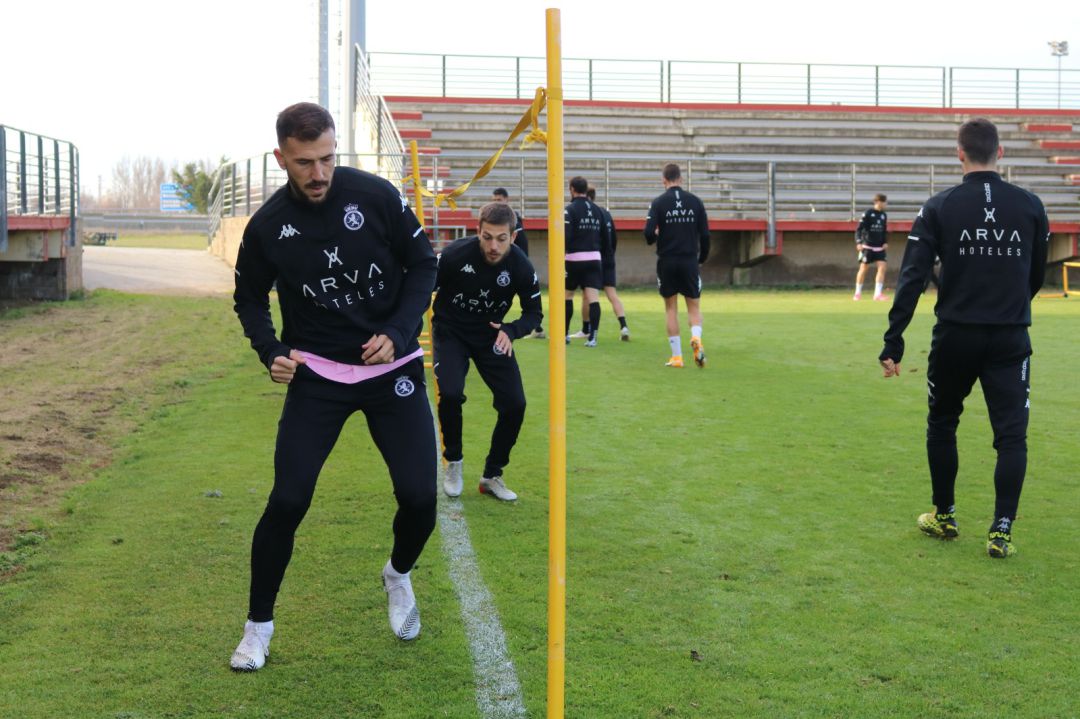 Los titulares ante el Burgos realizaron hoy una sesión de recuperación Los titulares ante el Burgos realizaron hoy una sesión de recuperación