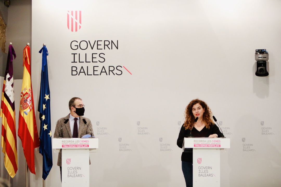 El vicepresidente Juan Pedro Yllanes y la portavoz del Govern Pilar Costa, en rueda de prensa tras el Consell de Govern. El vicepresidente Juan Pedro Yllanes y la portavoz del Govern Pilar Costa, en rueda de prensa tras el Consell de Govern.