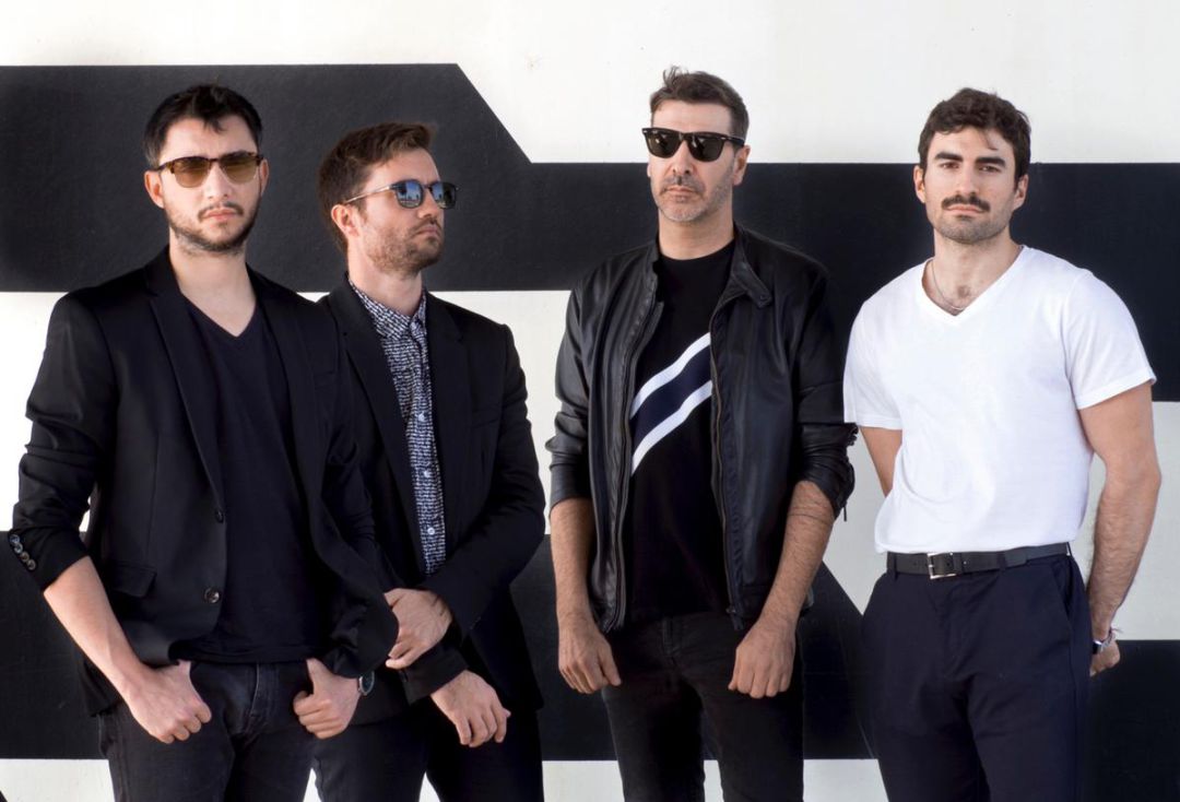 GLAS está formado por Paco Ganga, Fede Gas, Tommy Roch y Álvaro Carbonell, todos ellos experimentados músicos formados en varias bandas de la escena murciana GLAS está formado por Paco Ganga, Fede Gas, Tommy Roch y Álvaro Carbonell, todos ellos experimentados músicos formados en varias bandas de la escena murciana