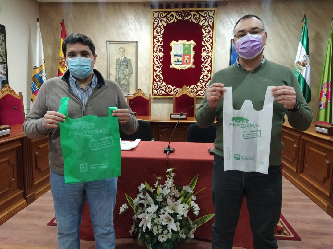 Presentacion campaña verde fomento comercio local en Marmolejo. Presentacion campaña verde fomento comercio local en Marmolejo.