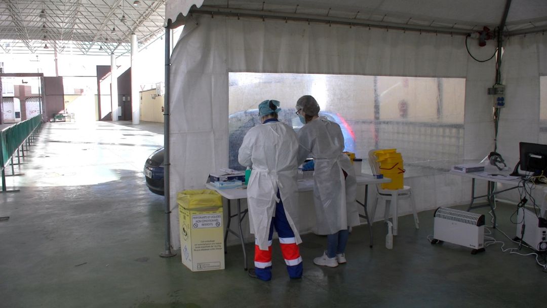 Sesenta personas se dan cita en los PCRS del Pabellón Ferial Sesenta personas se dan cita en los PCRS del Pabellón Ferial