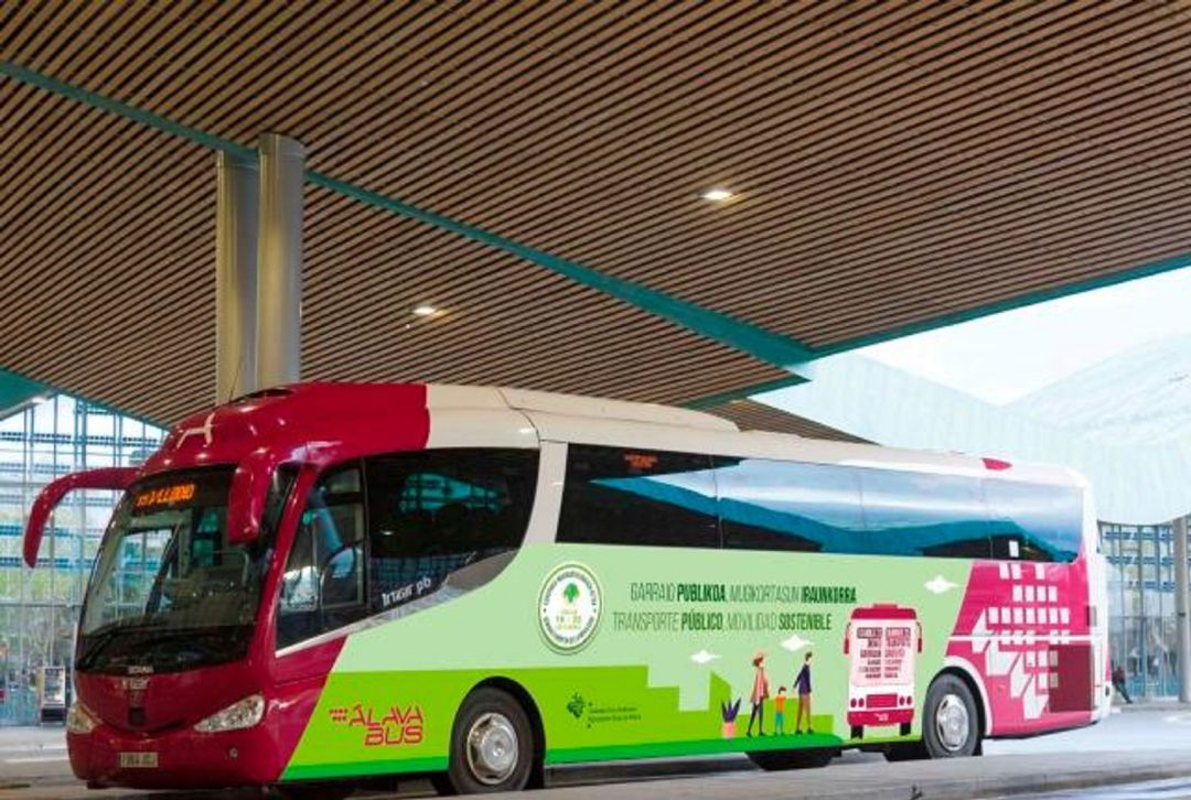 El Transporte Comarcal se estrena en Llanada Alavesa con cinco líneas El Transporte Comarcal se estrena en Llanada Alavesa con cinco líneas