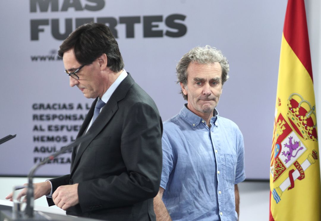 El ministro de Sanidad, Salvador Illa, y el director del Centro de Coordinación de Alertas y Emergencias Sanitarias, Fernando Simón El ministro de Sanidad, Salvador Illa, y el director del Centro de Coordinación de Alertas y Emergencias Sanitarias, Fernando Simón