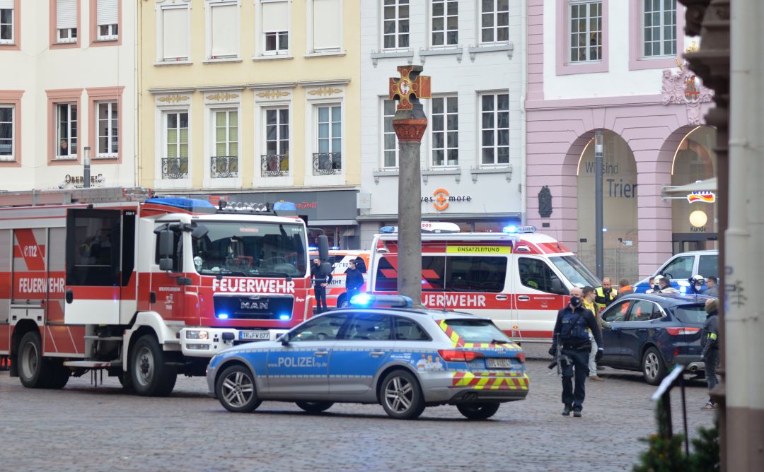 Las autoridades acordonan la zona del atropello en Trier Las autoridades acordonan la zona del atropello en Trier