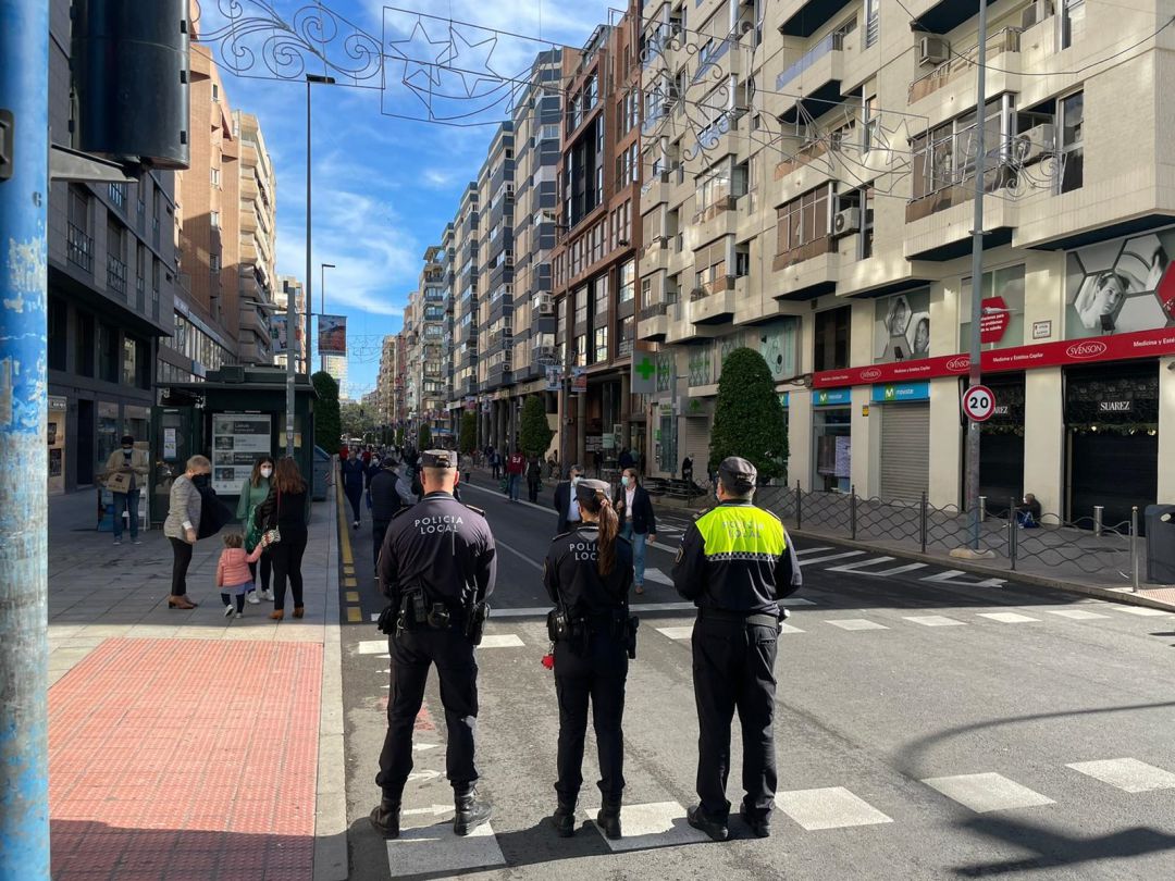 El Ayuntamiento amplía la peatonalización de varias calles del centro en Navidad El Ayuntamiento amplía la peatonalización de varias calles del centro en Navidad