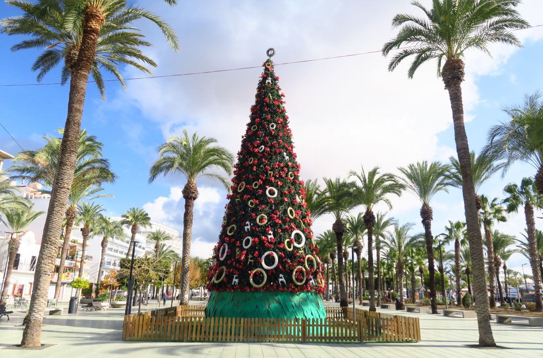 Imagen del árbol de Navidad del Paseo de las Fuentes Imagen del árbol de Navidad del Paseo de las Fuentes