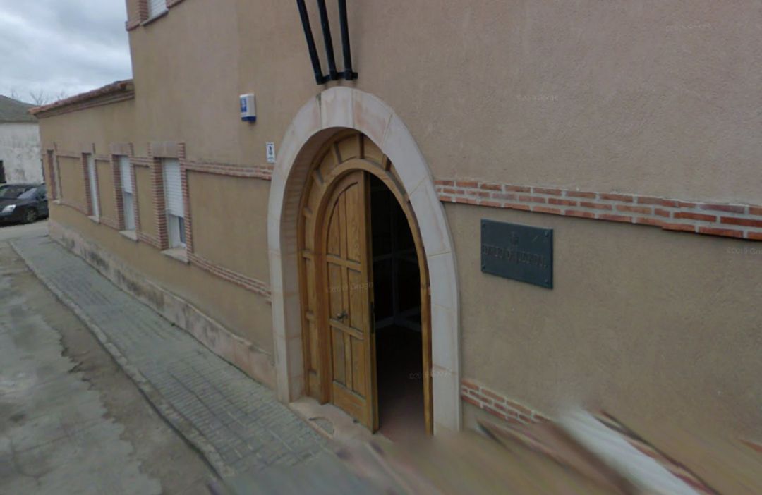 Fachada del juzgado de Santa María la Real de Nieva Fachada del juzgado de Santa María la Real de Nieva