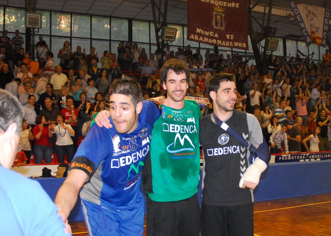 David Mendoza, Asier Zubiria y Sergio de la Salud celebran el ascesno a ASOBAL David Mendoza, Asier Zubiria y Sergio de la Salud celebran el ascesno a ASOBAL