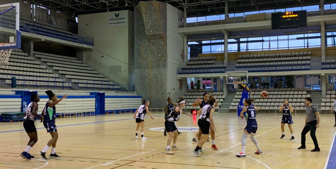 El público podría volver a las gradas vacías del Pabellón Europa para disfrutar de los partidos del Laboratorios Ynsadiet que ha ganado todos los partidos en lo que llevamos de temporada. El público podría volver a las gradas vacías del Pabellón Europa para disfrutar de los partidos del Laboratorios Ynsadiet que ha ganado todos los partidos en lo que llevamos de temporada.
