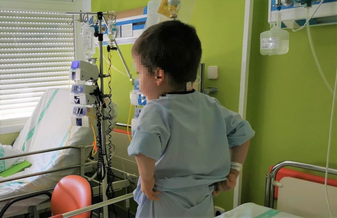 Esta madre se suma a la petición de más servicios para el Hospital de Tomelloso Esta madre se suma a la petición de más servicios para el Hospital de Tomelloso