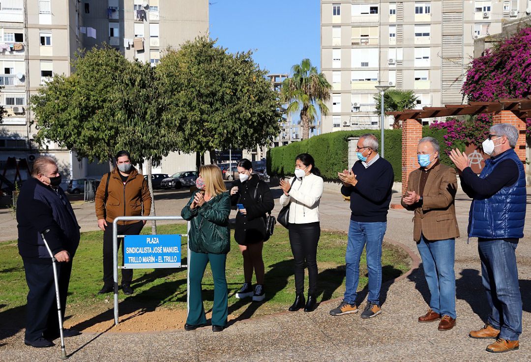 José Manuel Trillo durante la inauguración de la plaza que lleva su nombre en la barriada de Las Torres José Manuel Trillo durante la inauguración de la plaza que lleva su nombre en la barriada de Las Torres