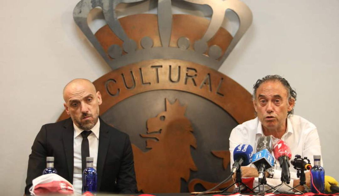 Cabello y Llamazares, en el acto de presentación del técnico Cabello y Llamazares, en el acto de presentación del técnico