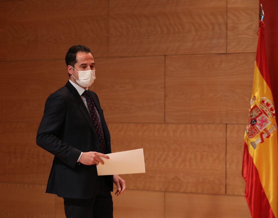 El vicepresidente, consejero de Deportes, Transparencia y portavoz de la Comunidad de Madrid, Ignacio Aguado, comparece en rueda de prensa posterior al Consejo de Gobierno. El vicepresidente, consejero de Deportes, Transparencia y portavoz de la Comunidad de Madrid, Ignacio Aguado, comparece en rueda de prensa posterior al Consejo de Gobierno.