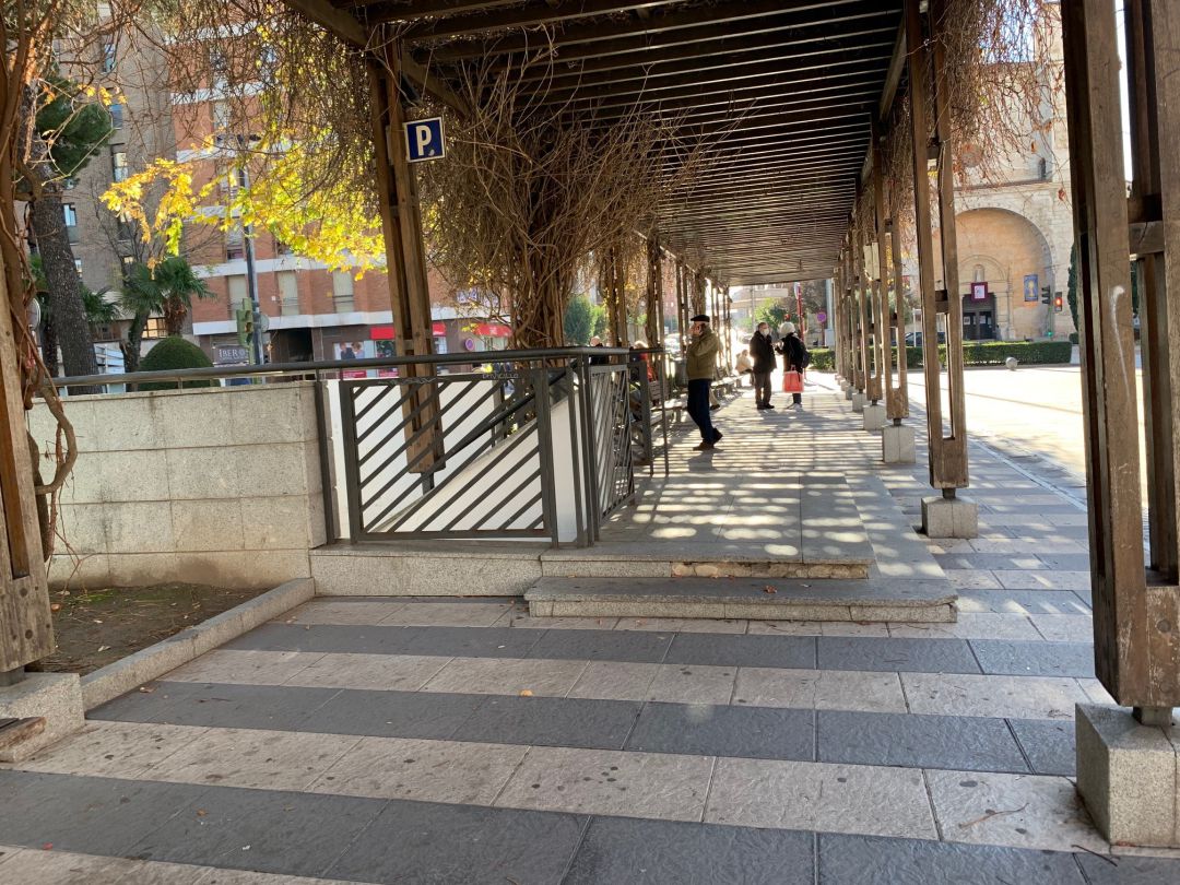 Pérgola Plaza Santo Domingo en Guadalajara Pérgola Plaza Santo Domingo en Guadalajara