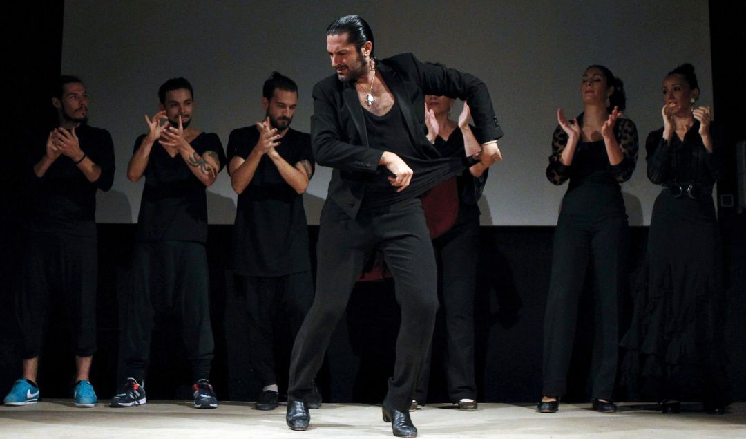 Fotografía de archivo del bailaor Rafael Amargo actuando en San Sebastian. Fotografía de archivo del bailaor Rafael Amargo actuando en San Sebastian.