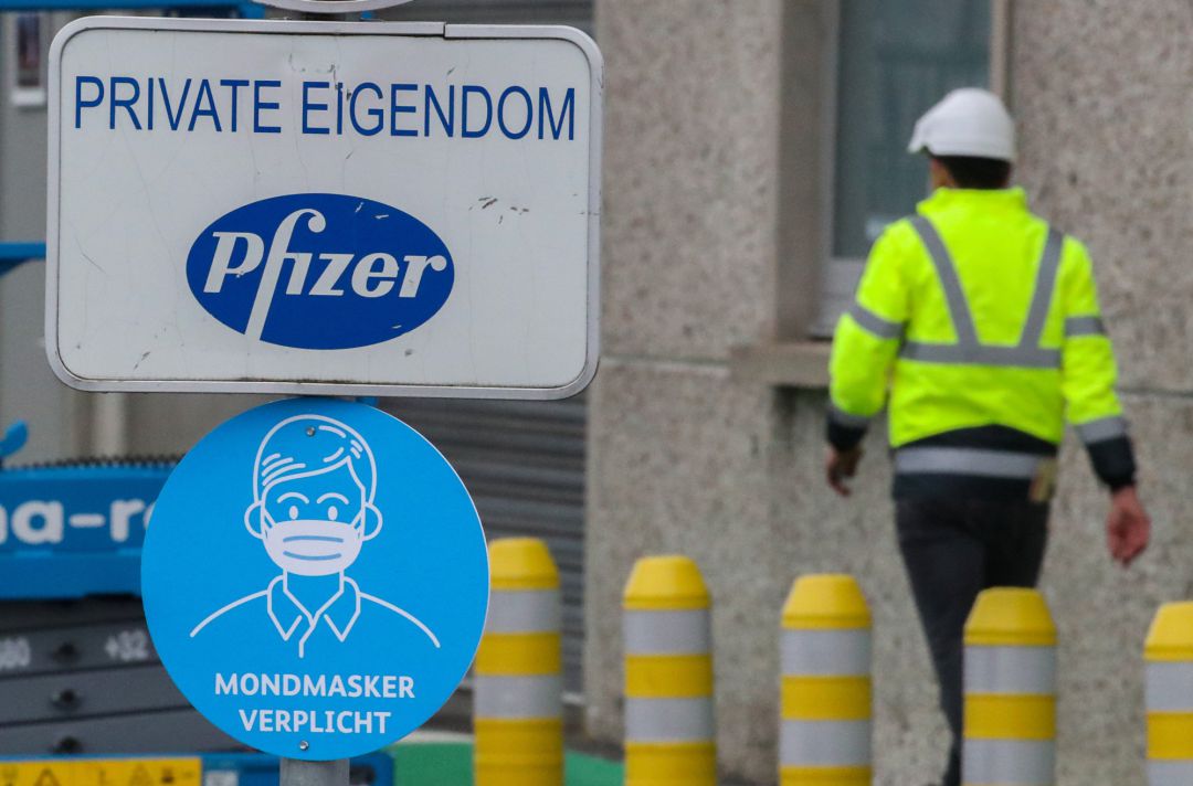 Entrada en la fábrica de Pfizer en Bélgica Entrada en la fábrica de Pfizer en Bélgica