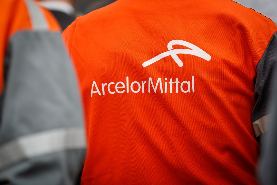 Un empleado de Arcelor con el mono de trabajo. Un empleado de Arcelor con el mono de trabajo.