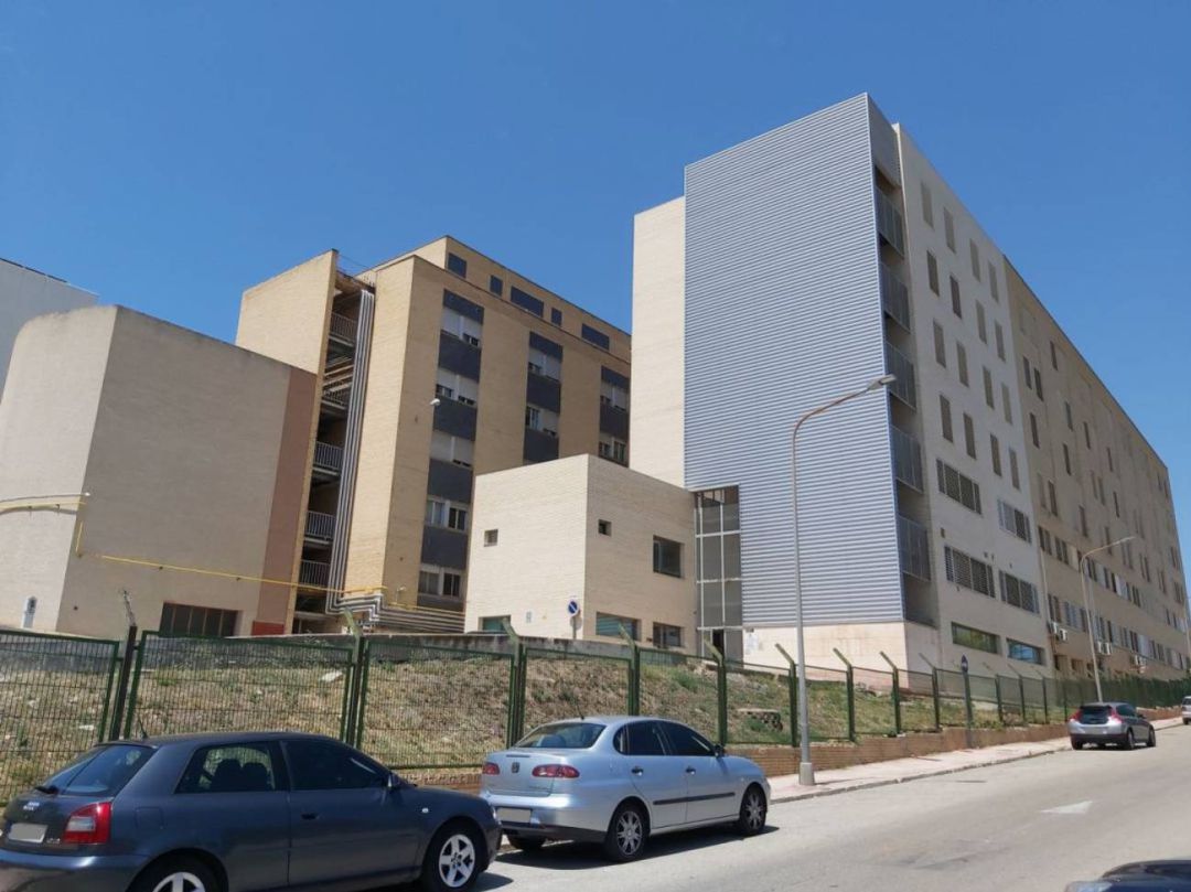 El Virgen de los Lirios es el hospital de referencia en el Departamento de Salud de Alcoy. El Virgen de los Lirios es el hospital de referencia en el Departamento de Salud de Alcoy.