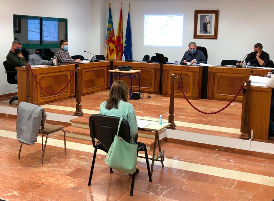 Un instante del Pleno Extraordinario en el que se aprobó el presupuesto de Muro para el 2021 Un instante del Pleno Extraordinario en el que se aprobó el presupuesto de Muro para el 2021