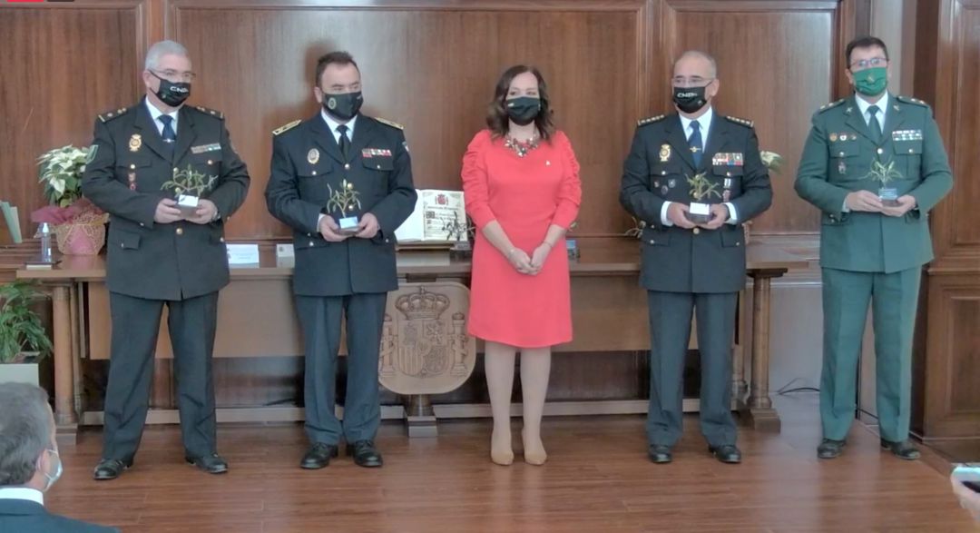 La Subdelegada del Gobierno en Jaén, Catalina Madueño, entregaba reconocimientos a entidades como las fuerzas y cuerpos de seguridad del estado La Subdelegada del Gobierno en Jaén, Catalina Madueño, entregaba reconocimientos a entidades como las fuerzas y cuerpos de seguridad del estado