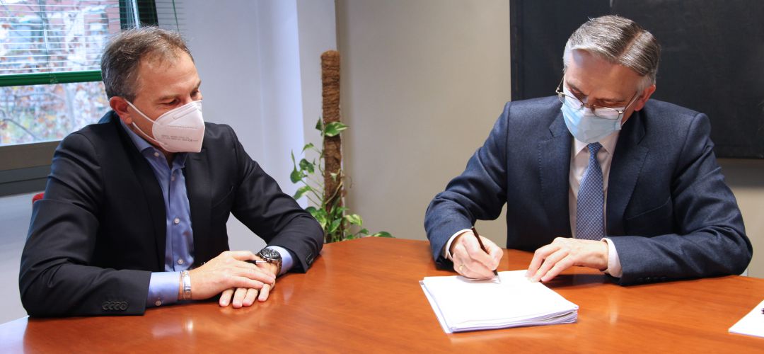 El concejal de Patrimonio, Rogelio Mallorquín (PSOE), y el responsable de Godafoss Solutions, Miguel Ángel Pla El concejal de Patrimonio, Rogelio Mallorquín (PSOE), y el responsable de Godafoss Solutions, Miguel Ángel Pla