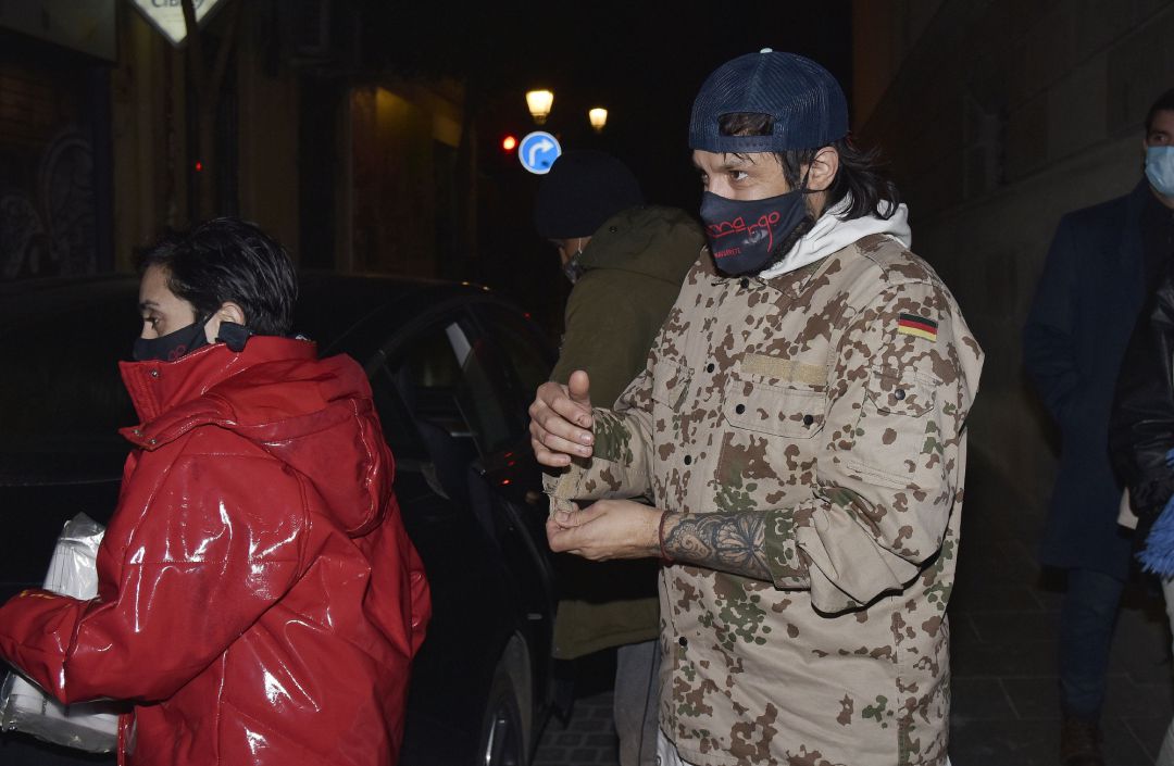 Rafael Amargo y su pareja, Luciana, llegan al domicilio de los padres del bailarín después de su puesta en libertad,. Rafael Amargo y su pareja, Luciana, llegan al domicilio de los padres del bailarín después de su puesta en libertad,.