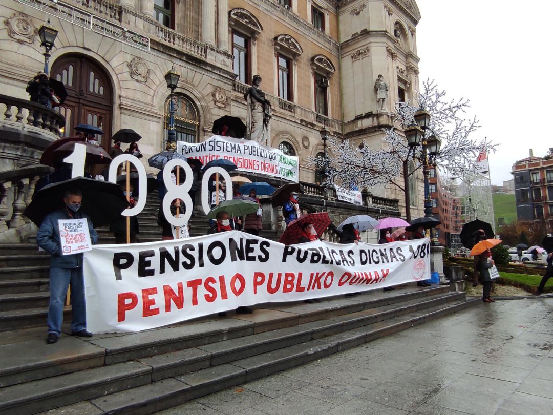 Concentración de pensionistas en Bilbao. Concentración de pensionistas en Bilbao.