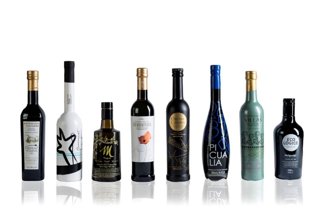 Los aceites 'Jaén Selección’ han recibido el Premio Embajador del AOVE de la Federación de Cofradías Vínicas y Gastronómicas de Andalucía Los aceites 'Jaén Selección’ han recibido el Premio Embajador del AOVE de la Federación de Cofradías Vínicas y Gastronómicas de Andalucía