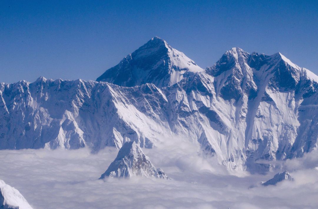 El Everest, visto desde el aire, en 2013. El Everest, visto desde el aire, en 2013.