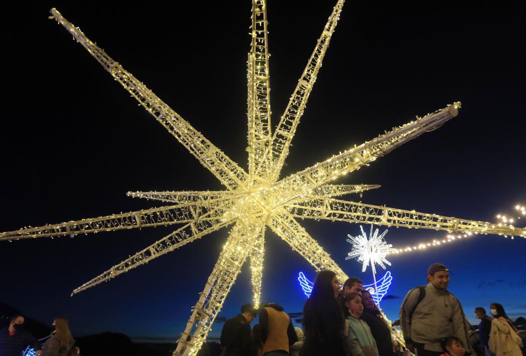 Ferrero Rocher llena de luz cada Navidad una localidad española Ferrero Rocher llena de luz cada Navidad una localidad española