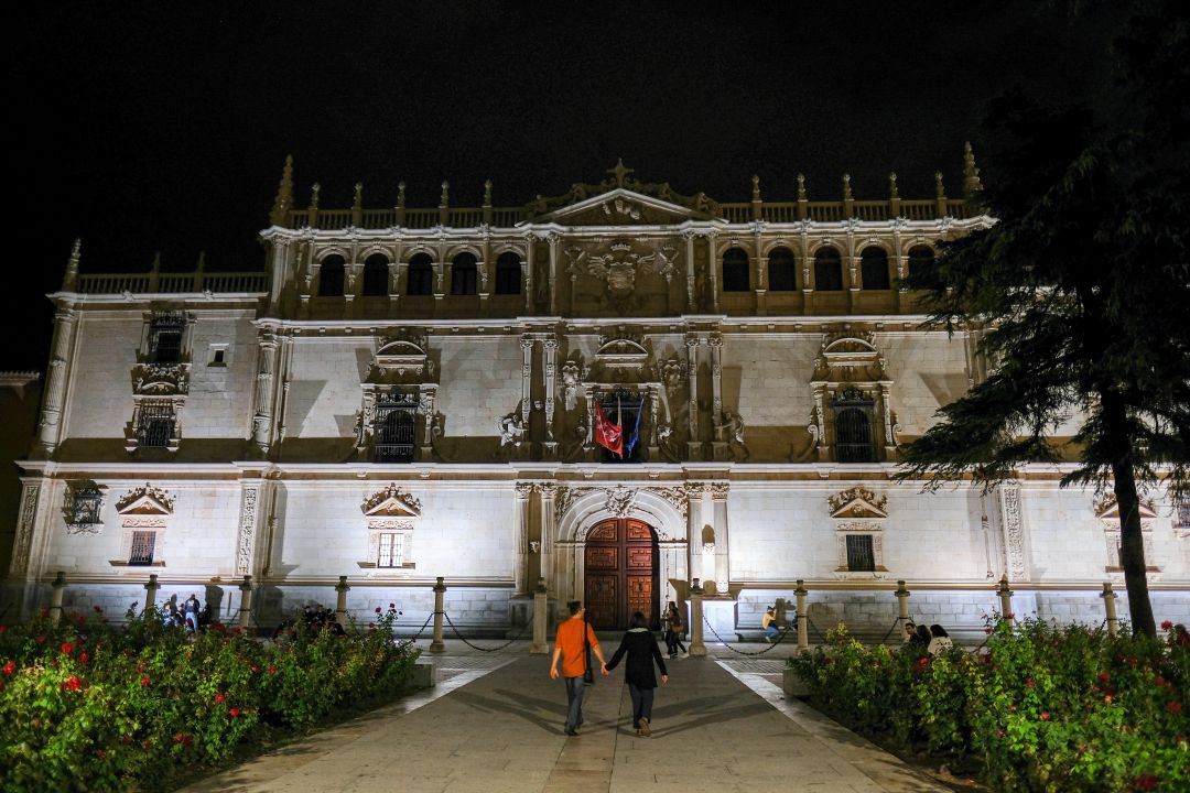 Fachada del edificio histórico de la Universidad de Alcalá de Henares, reconocido como patrimonio mundial por la Unesco. Fachada del edificio histórico de la Universidad de Alcalá de Henares, reconocido como patrimonio mundial por la Unesco.