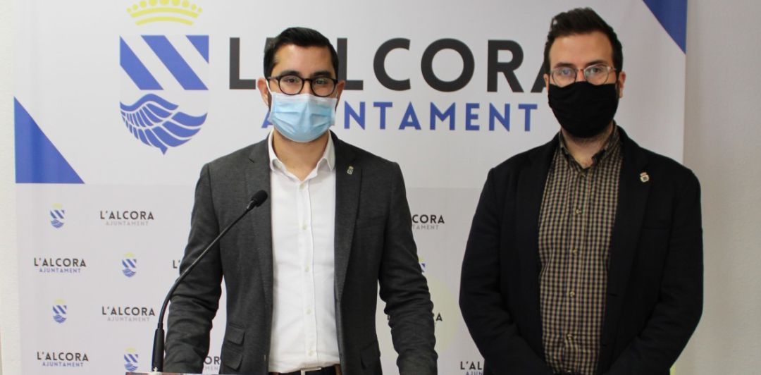 El alcalde de L'Alcora, Samuel Falomir, y el concejal de Hacienda y Promoción Económica, Robert Tena El alcalde de L'Alcora, Samuel Falomir, y el concejal de Hacienda y Promoción Económica, Robert Tena