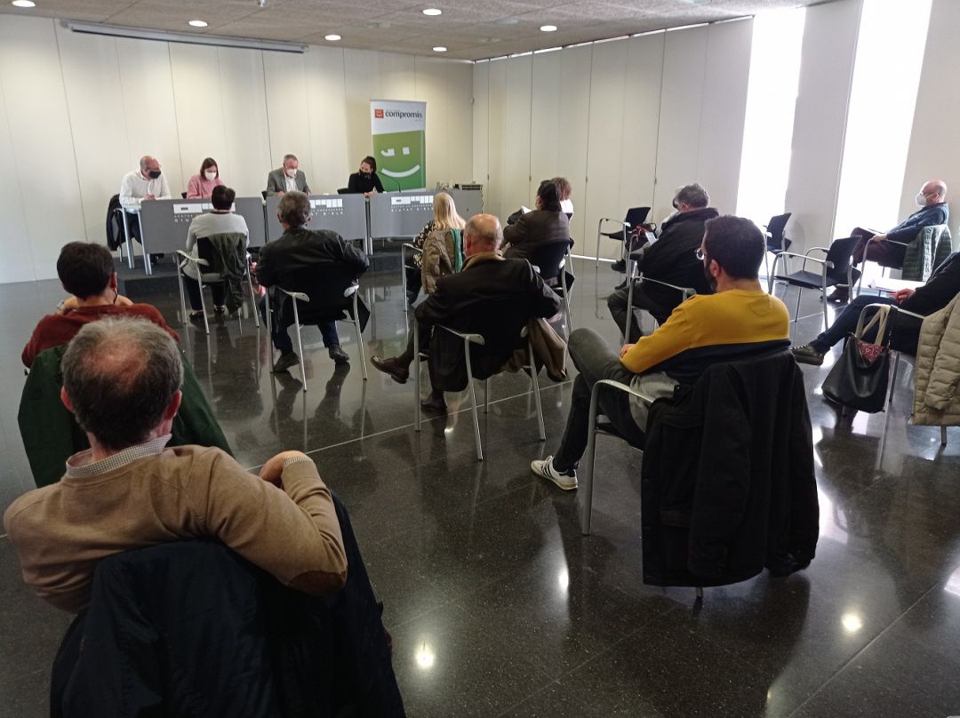 Joan Baldoví, reunido con el tejido asociativo ilicitano para explicar el PGE 2021. Joan Baldoví, reunido con el tejido asociativo ilicitano para explicar el PGE 2021.