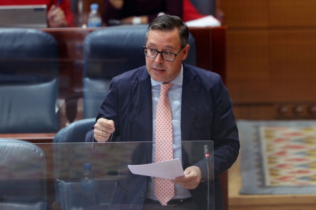 El portavoz del Partido Popular en la Asamblea de Madrid, Alfonso Carlos Serrano Sánchez-Capuchino, participa en el pleno en la Asamblea de Madrid, este jueves. El portavoz del Partido Popular en la Asamblea de Madrid, Alfonso Carlos Serrano Sánchez-Capuchino, participa en el pleno en la Asamblea de Madrid, este jueves.