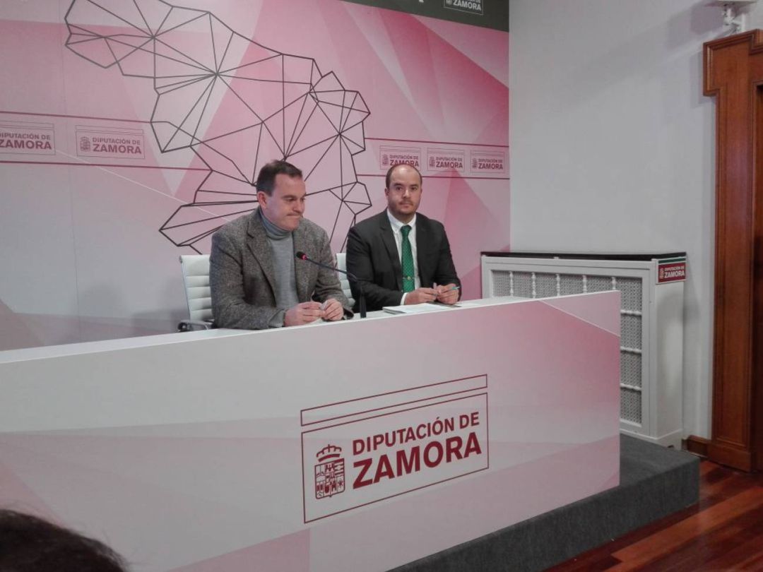 El presidente de la Diputación Provincial, Francisco Requejo, junto al promotor de la borrefinería, Vicente Merino El presidente de la Diputación Provincial, Francisco Requejo, junto al promotor de la borrefinería, Vicente Merino
