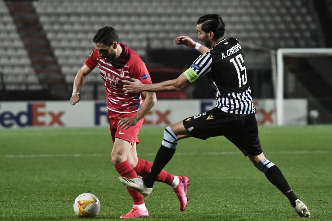 Antonio Puertas y José Crespo durante el partido de Europa League entre el Paok y el Granada CF. Antonio Puertas y José Crespo durante el partido de Europa League entre el Paok y el Granada CF.