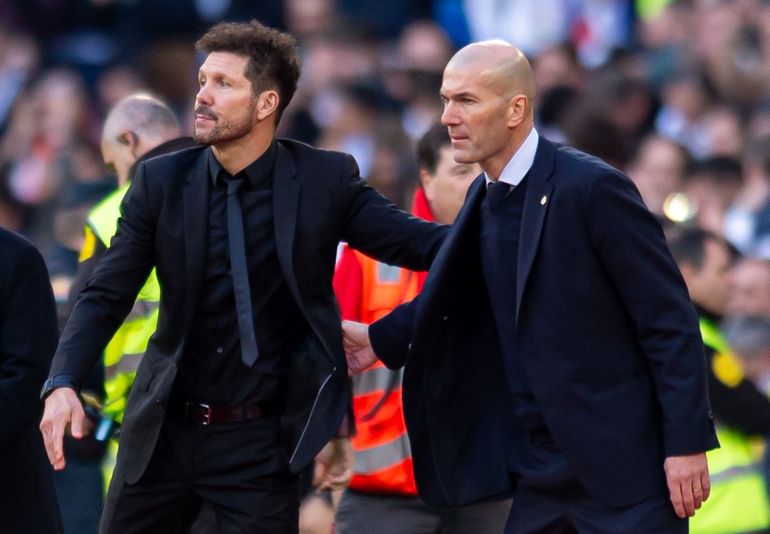 Simeone y Zidane durante el último enfrentamiento en Liga del Real Madrid y el Atlético de Madrid. Simeone y Zidane durante el último enfrentamiento en Liga del Real Madrid y el Atlético de Madrid.