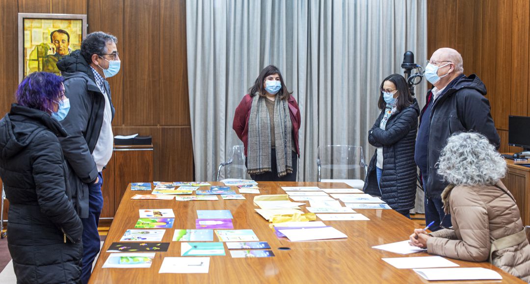 El jurado del Pura y Dora Vázquez durante la deliberación El jurado del Pura y Dora Vázquez durante la deliberación
