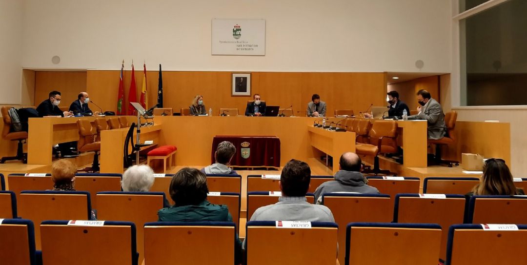 Reunión sobre Metro en el Ayuntamiento de San Fernando de Henares. Reunión sobre Metro en el Ayuntamiento de San Fernando de Henares.