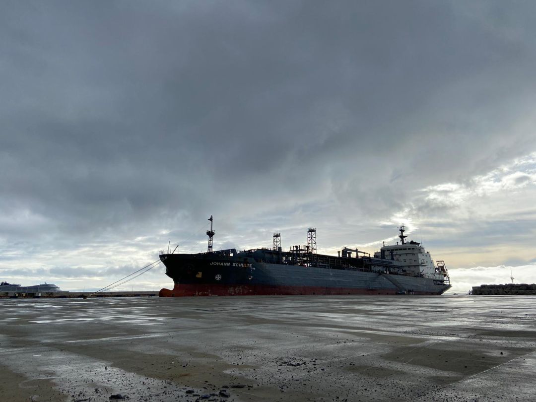 Buque atracado en Algeciras. Buque atracado en Algeciras.