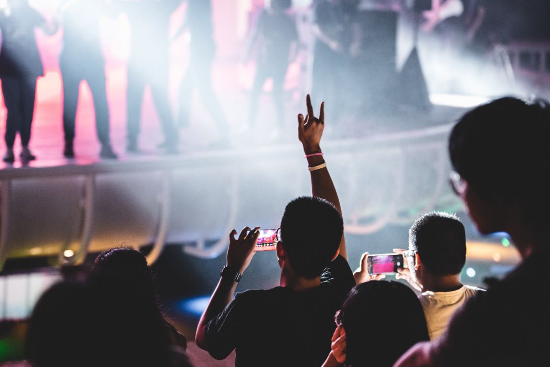 Espectadores de un concierto de rock, en una imagen de archivo. Espectadores de un concierto de rock, en una imagen de archivo.