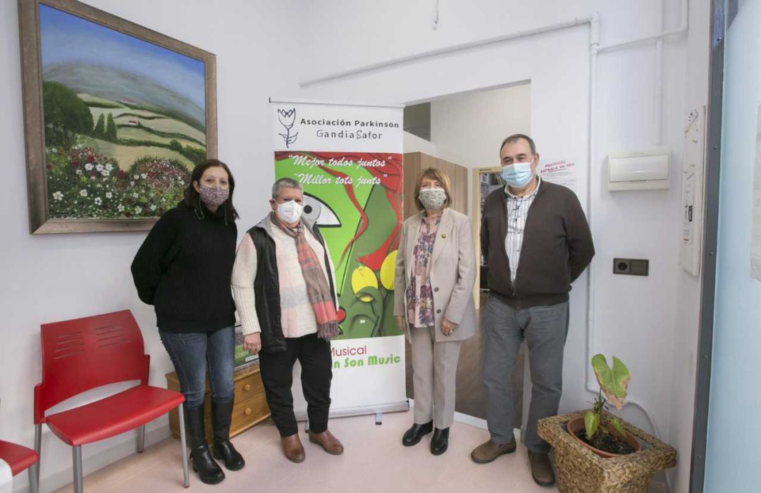 Apoyo del Ayuntamiento de Gandia a la Asociación del Parkinson Apoyo del Ayuntamiento de Gandia a la Asociación del Parkinson