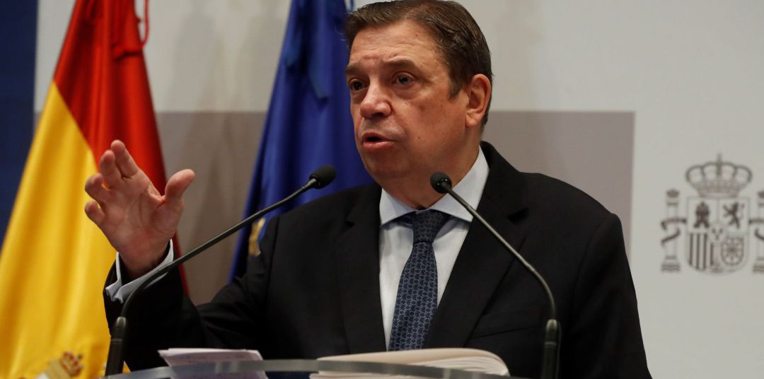 El ministro de Agricultura, Luis Planas, durante una rueda de prensa previa a presidir el Consejo Consultivo de Política Agrícola para Asuntos Comunitarios y la Conferencia Sectorial de Agricultura y Desarrollo Rural. El ministro de Agricultura, Luis Planas, durante una rueda de prensa previa a presidir el Consejo Consultivo de Política Agrícola para Asuntos Comunitarios y la Conferencia Sectorial de Agricultura y Desarrollo Rural.