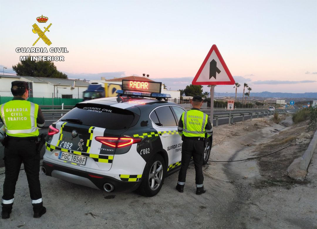 Cazan a un conductor por conducir a 218 kilómetros por hora por la autovía RM-15, limitada a 120 Cazan a un conductor por conducir a 218 kilómetros por hora por la autovía RM-15, limitada a 120
