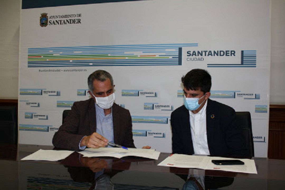Daniel Fernandez, portavoz socialista y Miguel Saro de Unidas por Santander Daniel Fernandez, portavoz socialista y Miguel Saro de Unidas por Santander