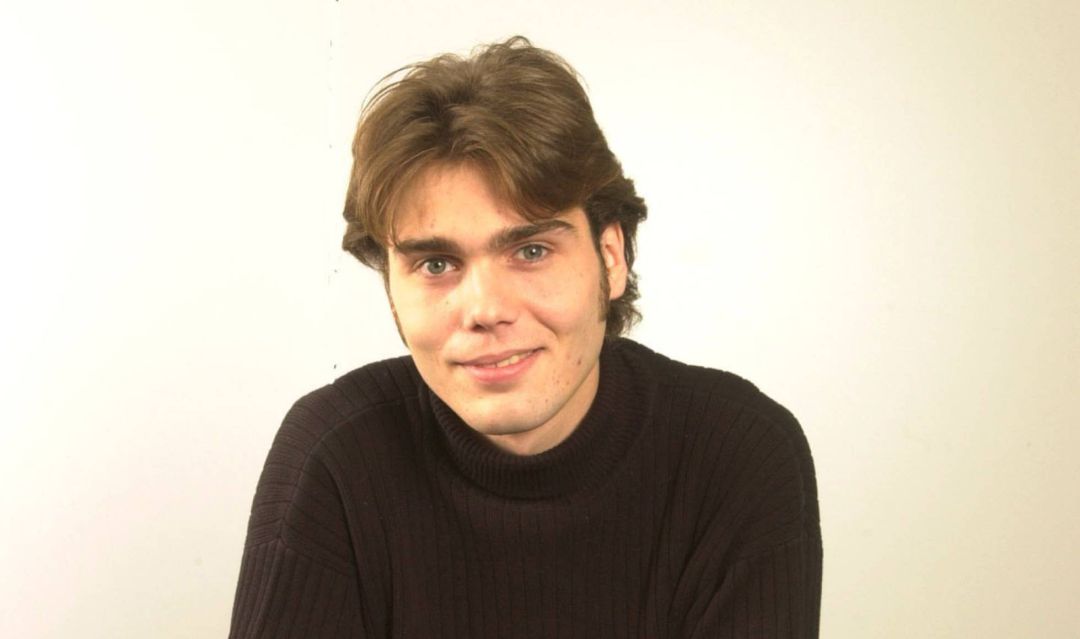 Carlos Navarro en 2001, cuando participó en Gran Hermano, en una foto promocional. Carlos Navarro en 2001, cuando participó en Gran Hermano, en una foto promocional.