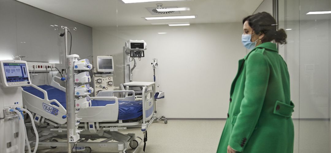 La presidenta de la Comunidad de Madrid, Isabel Díaz Ayuso, durante la inauguración del Hospital Isabel Zendal. La presidenta de la Comunidad de Madrid, Isabel Díaz Ayuso, durante la inauguración del Hospital Isabel Zendal.