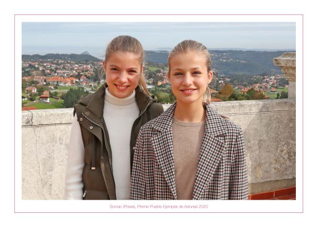 La foto de la felicitación: este año con la princesa y la infanta. La foto de la felicitación: este año con la princesa y la infanta.